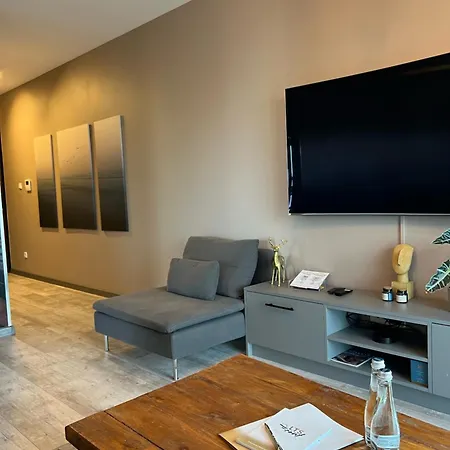Apartment Lts Rent Luxury & Comfortable Premium